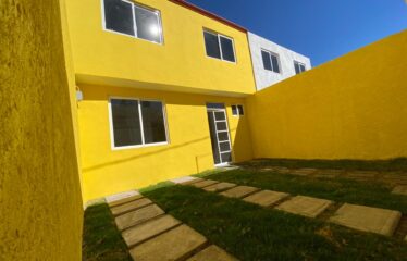 Casa Nueva en Calle Cerrada