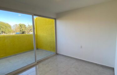 Casa Nueva en Calle Cerrada