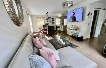 SE VENDE preciosa CASA en Fraccionamiento Real Carrara, Hacienda Ojo de Agua