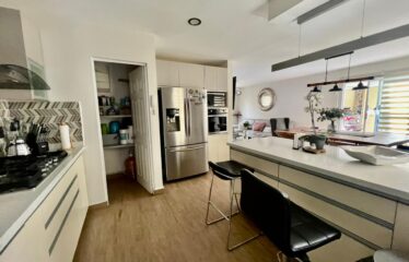 SE VENDE preciosa CASA en Fraccionamiento Real Carrara, Hacienda Ojo de Agua