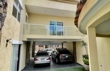 SE VENDE preciosa CASA en Fraccionamiento Real Carrara, Hacienda Ojo de Agua