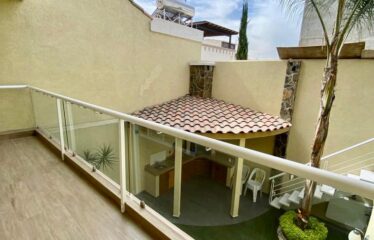 SE VENDE preciosa CASA en Fraccionamiento Real Carrara, Hacienda Ojo de Agua