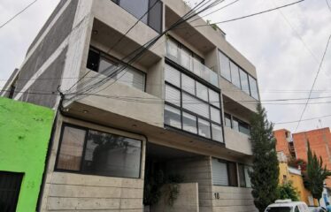 Se Renta Precioso Departamento Equipado en Rcda. Lago Superior