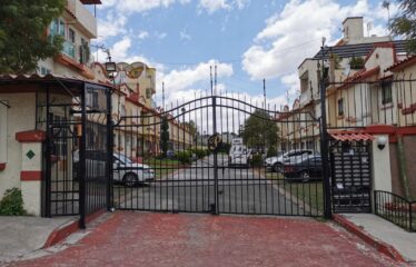 Se VENDE bonita Casa en Villa del Real IV sección-Tecámac