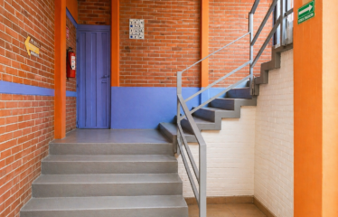 Se VENDE EDIFICIO CON USO DE SUELO para Escuela de Educación Media Superior