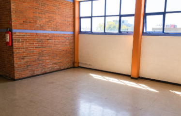 Se VENDE EDIFICIO CON USO DE SUELO para Escuela de Educación Media Superior
