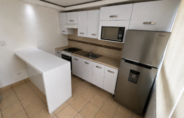 Se VENDE Bonita Casa con 2 DEPTOS., en Iztacalco, CDMX