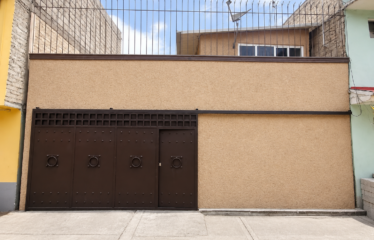 Se VENDE Bonita Casa con 2 DEPTOS., en Iztacalco, CDMX